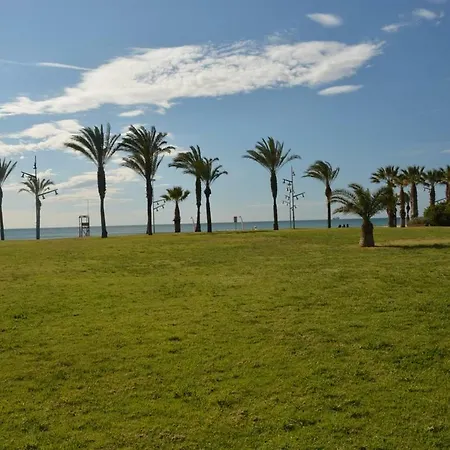 Bertoni By The Sea Apartment *