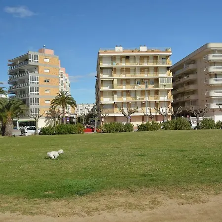 Bertoni By The Sea Apartment *